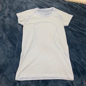 Lululemon Swiftly Tech Periwinkle-Size 8